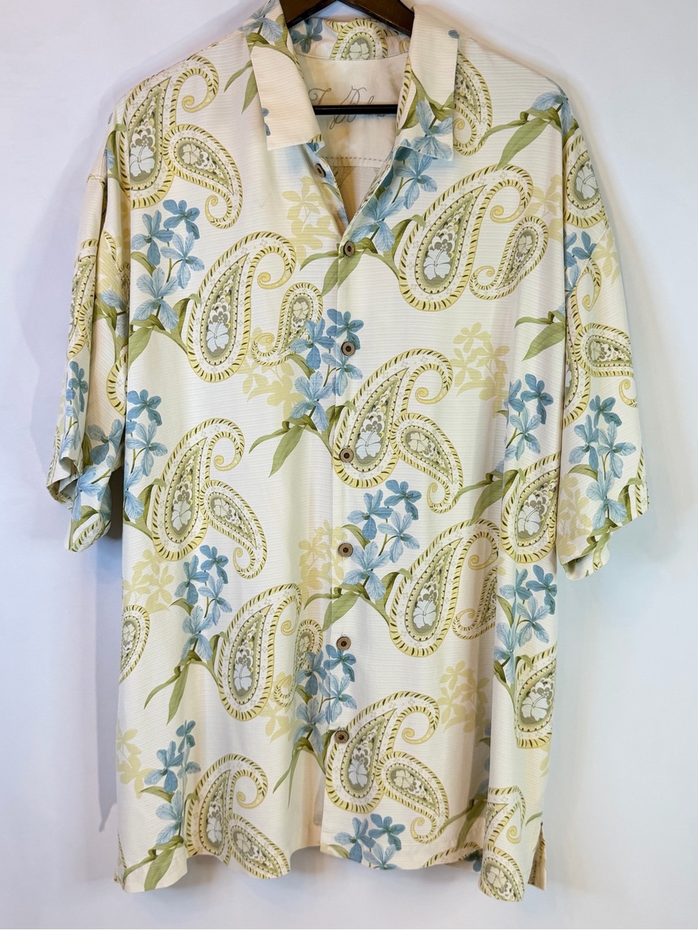 Tommy Bahama Men XXL 100% Silk Button Up Hawaiian Camp Shirt Floral Paisley Ltwt